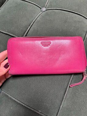 Coach Pink Leather Zip Around Wallet Y2K Vintage